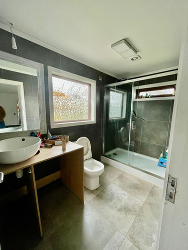 Arriendo Amplia Y Luminosa Casa En Condominio