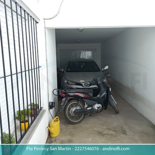 Imagen 8 de 13 de Casa Céntrica En Venta - Lobos