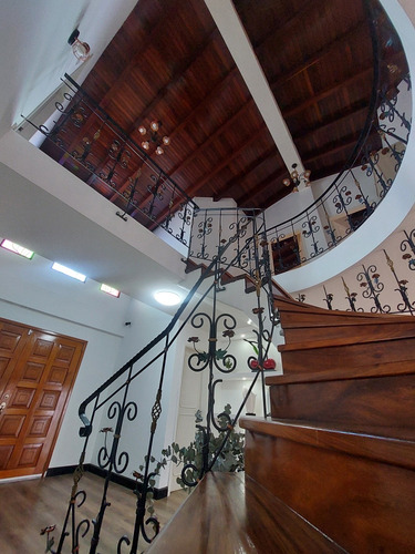 Best House Vende Espectacular Casa En San Antonio De Los Altos Secto El Amarillo
