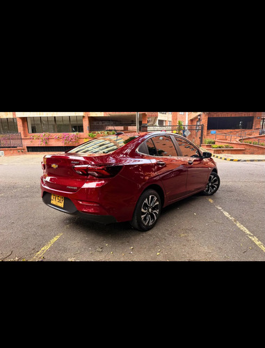 Chevrolet Onix 1.0T Premier Sedan At