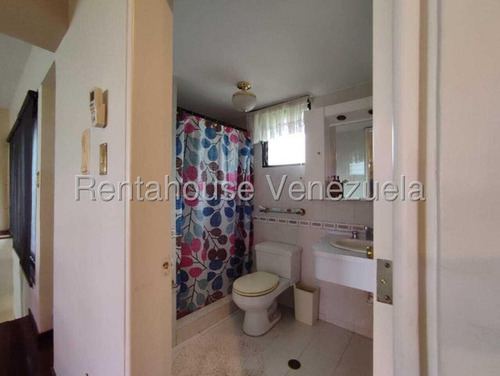 Apartamenot En Venta En El Peñon 25-10877