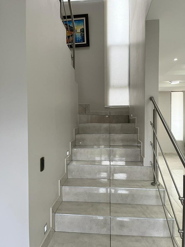 Imagen 11 de 16 de Hermosa Y Moderna Casa En Una Ubicación Privilegiada En Pozos De Santa Ana