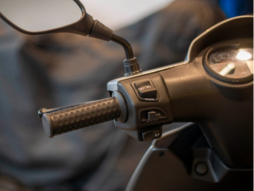 Imagen 19 de 25 de Scooter Aprilia Sr 160 Gris Financiación Disponible Usb Abs