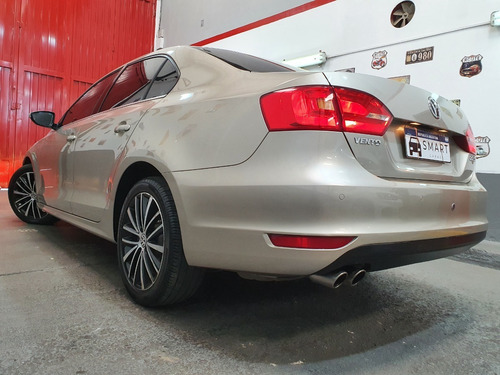 Imagen 11 de 14 de Volkswagen Vento Sportline 2012 2.0 Tsi Dsg Smart Garage