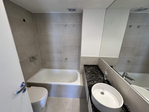 Departamento De 2 Dormitorios En Alquiler En Barrio Gral. Paz - Torre Alto Paz