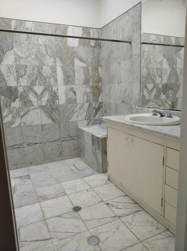 Imagen 20 de 26 de Venta Casa Remodelada Con Bellos Jardines En Calle Cerrada De La Lagunita