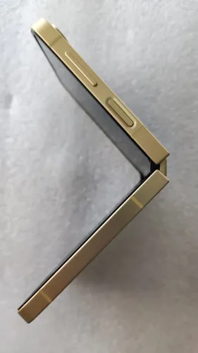 Samsung Galaxy Z Flip6 Dual Sim 256gb 12gb Ram (Usado)