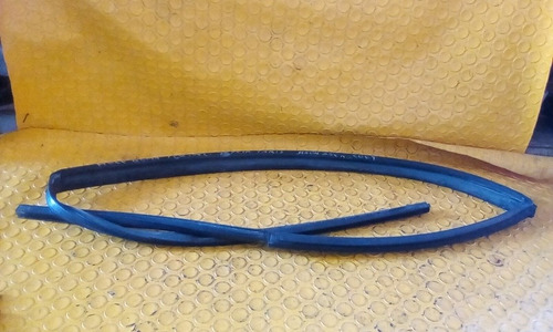 Hule Goma Izquierdo Delantero Toyota Yaris Modelo 2009 (Usado)