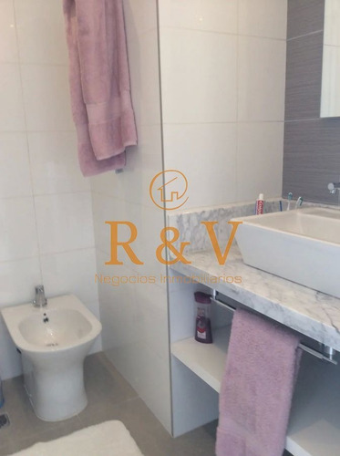 Imagen 29 de 30 de Venta Y Alquiler De Moderno Departamento De Tres Dormitorios Más Dependencia A Pasos De Playa Brava