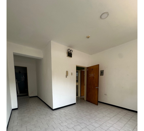 En Venta Edificio Comercial En El Corazón De Guarenas. Kn