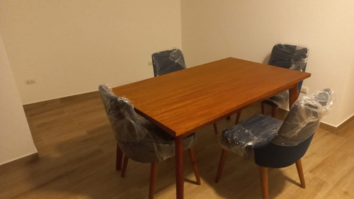 Juego De Comedor Mesa 150x90 + 2 Sillas Nuevas Y 2 Usadas