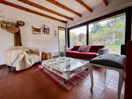 Excelente Casa Con Gran Terreno Y Linda Vista.