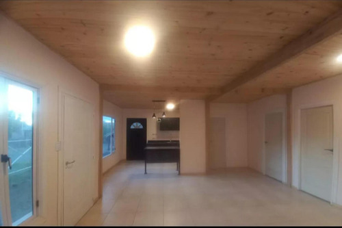 Casa En Venta - 2 Dormitorios 1 Baño - Cochera - 200mts2 - San Martín De Los Andes
