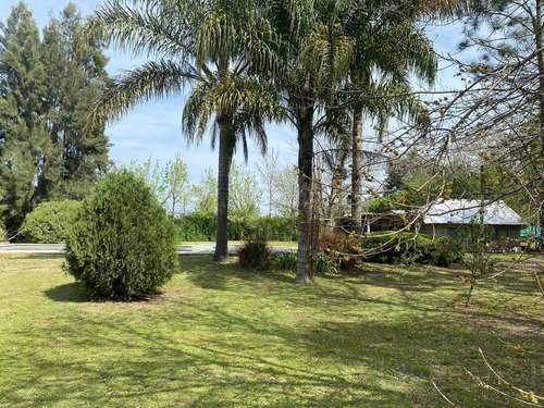 Venta Casa Parada Robles. 2 Dormitorios Pileta Lote 2.000 M2.