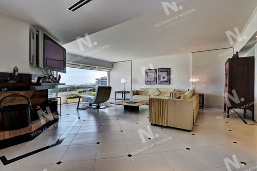 Imagen 20 de 24 de Apartamento Primera Fila Playa Brava En Alquiler - Punta Del Este Brava