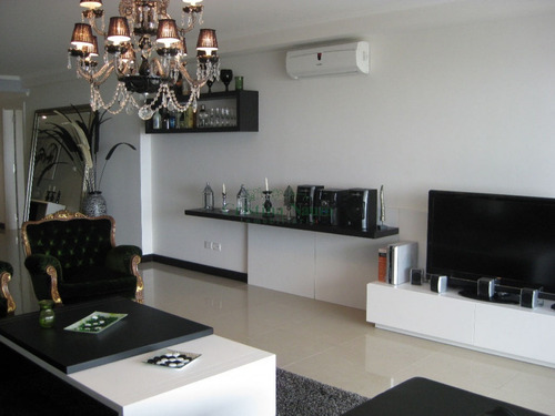 Apartamento En Brava, 3 Dormitorios *- Ref: 4598