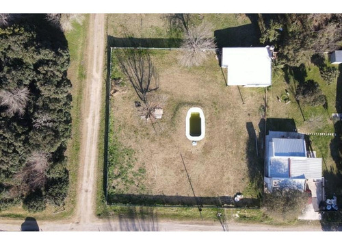 Imagen 6 de 20 de Casa Quinta Con Pileta En Antelo, Excelente Lote De 40x40 En Esquina (derechos Posesorios)