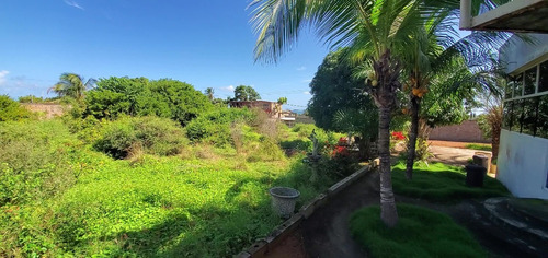 Imagen 5 de 13 de Casa Moderna Con Vista Al Mar Y A La Montaña