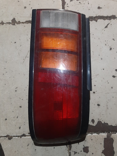 Stop Trasero Lado Copiloto Nissan Sentra B-13 2005-2009