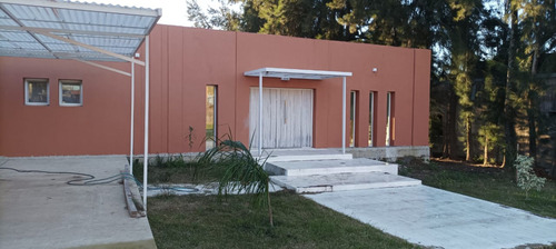 Casa De 5 Dormitorios En Colón