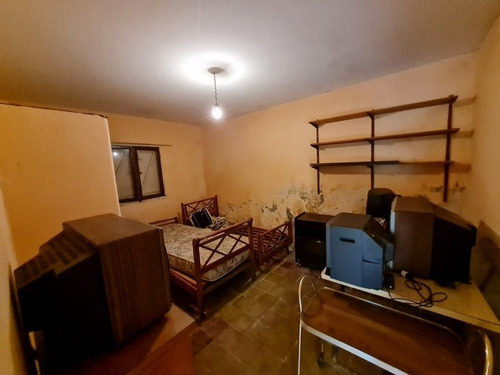 Imagen 9 de 19 de Casa A Reciclar En Excelente Ubicacion