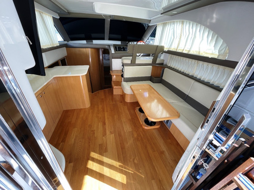 Custon 38 - 2017 - 2 Volvo D4 260 Hp - Mooney Embarcaciones