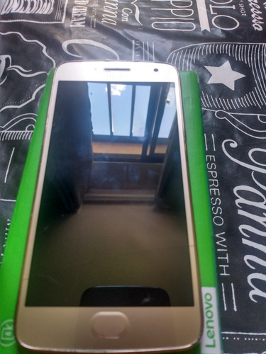 2 Celulares - 1 Moto G5 Plus E 1 Moto G7 Play Desbloqueados