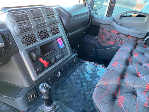 Imagem 7 de 8 de Caminhão Iveco Stralis 380