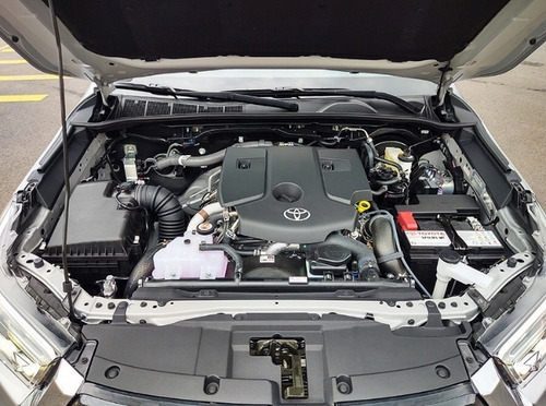 Imagen 9 de 19 de Toyota Hilux Srx 2.8 At 4x4 0km