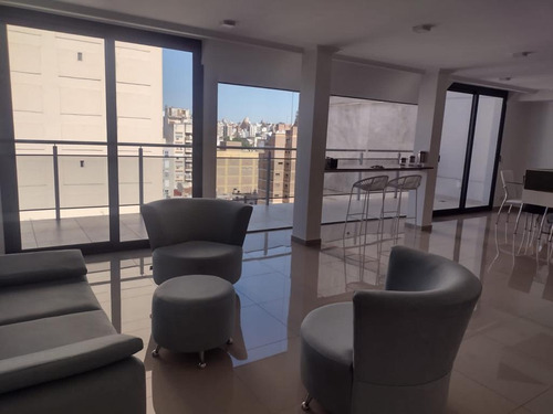 Triplex En El Centro De Cordoba, 2 Dormitorios, Pileta Privada, Sum