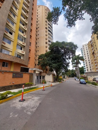 En Venta Hermoso Apartamento Amoblado En Residencias Tierra Encantada Urbanizacion Las Chimeneas Valencia Carabobo. Samir Trosel