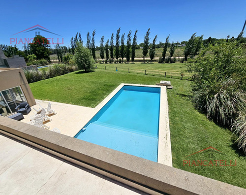 Venta De Casa En Terravista Con 4 Habitaciones