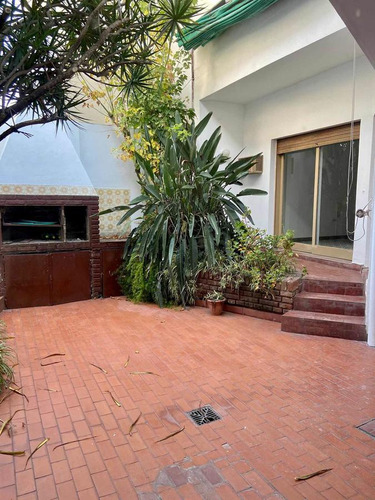 Casa En Venta - 3 Dormitorios 1 Baño - 180mts2 - Chivilcoy