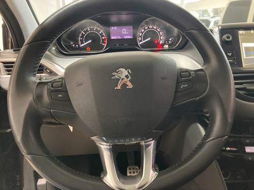 Imagen 8 de 12 de Peugeot 208 Feline 1.6