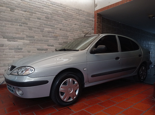 Renault Megane 1.9 I Tric Pack Plus