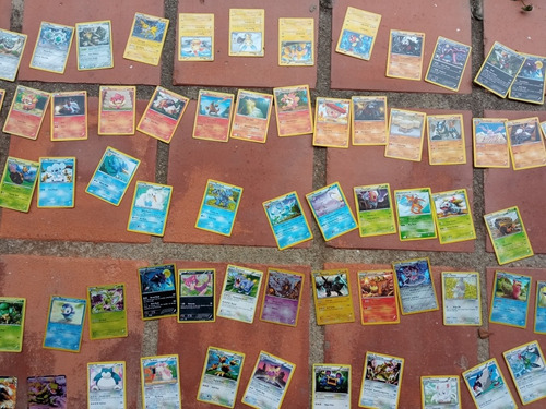 Colección De Cartas De Pokémon 