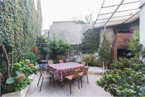 Venta Casa Parque Chas 4 Ambientes Cochera Patio