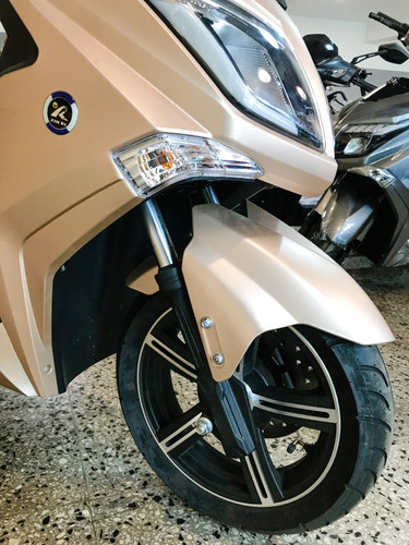 Imagen 5 de 10 de Moto Eléctrica Sunra Hawk Ácido / Modo Eléctrico Ahora 12