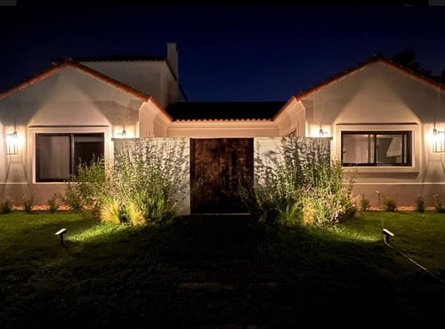 Casa En Barrio Nautico El Cazal