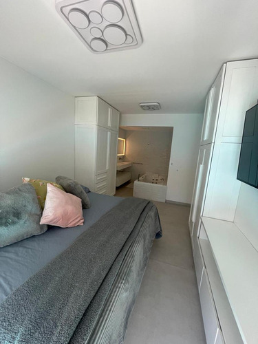 Departamento En Venta - Amoblado Y Equipado En Remeros Beach, A La Laguna