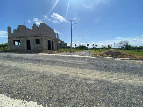Terrenos En Residencial Con Todos Los Servicios.