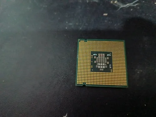 Micro Intel Corel 2 Duo E 400 De 2.40 Ghz 2 M 88/86-q8 A 373 (Usado)