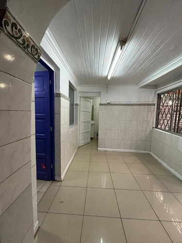 Recoleta / C. J. Maria Caro, Arriendo Casa Amplia, Depto Ind