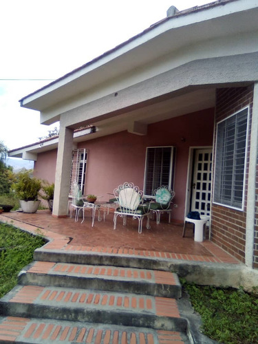 Imagen 1 de 14 de Casa Dos Niv Urb Club Hipico Los Teques