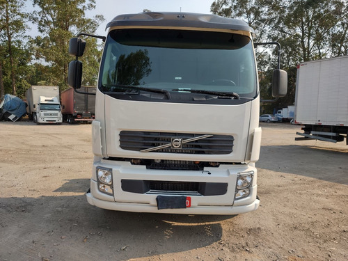 Imagem 6 de 9 de Volvo Vm 260