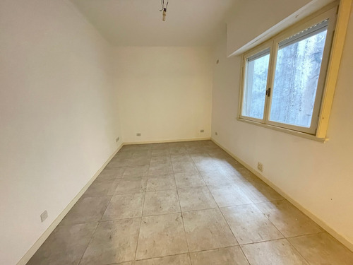 3 Ambientes Próximo A Plaza Las Heras. Reciclado. Interno. Apto Crédito.
