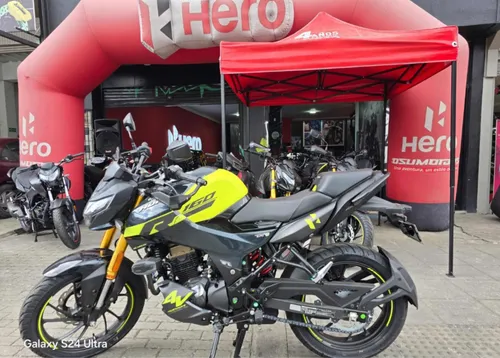 Moto Hero Hunk 2025 Casi Nueva Con Seguro Todo Riesgo