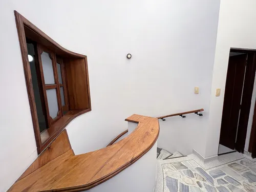 Casa En Venta En Prados Del Norte. Cod V11664