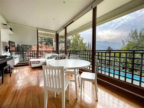 Casa En Venta De 6 Dorm. En Lo Barnechea