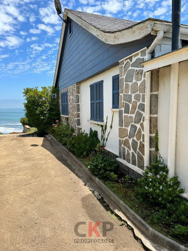 Casa En Primera Línea Frente Al Mar/ Gran Vista